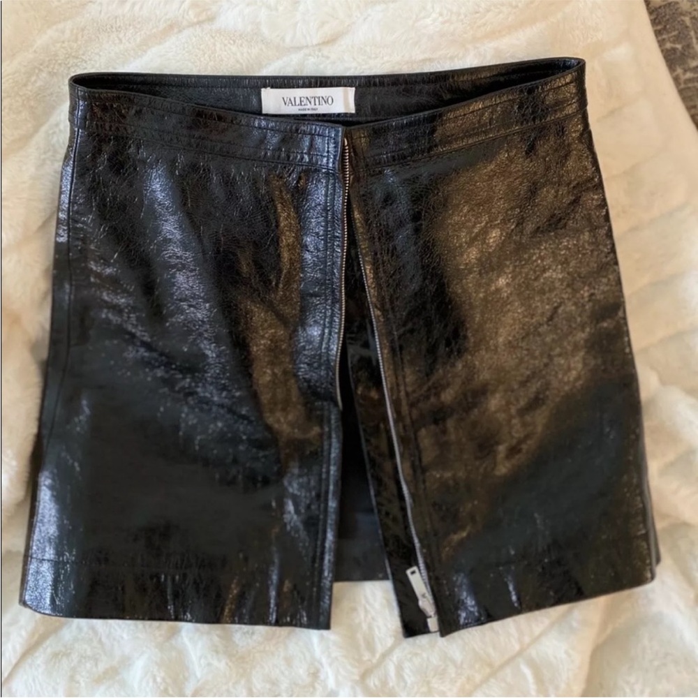 NEW VALENTINO GARAVANI enamel leather skirt